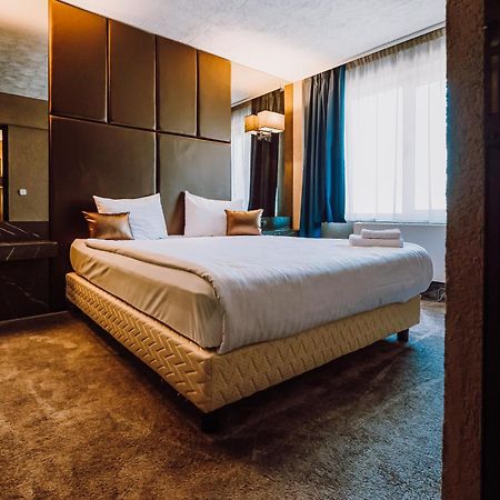 Hotel Ciao Târgu-Mureş Esterno foto
