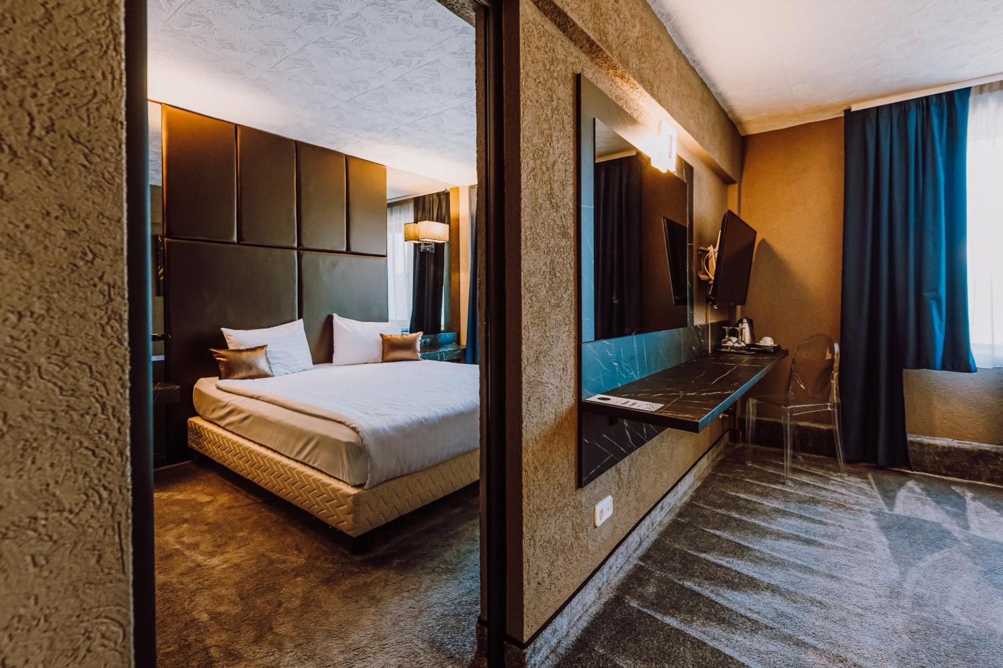 Hotel Ciao Târgu-Mureş Esterno foto