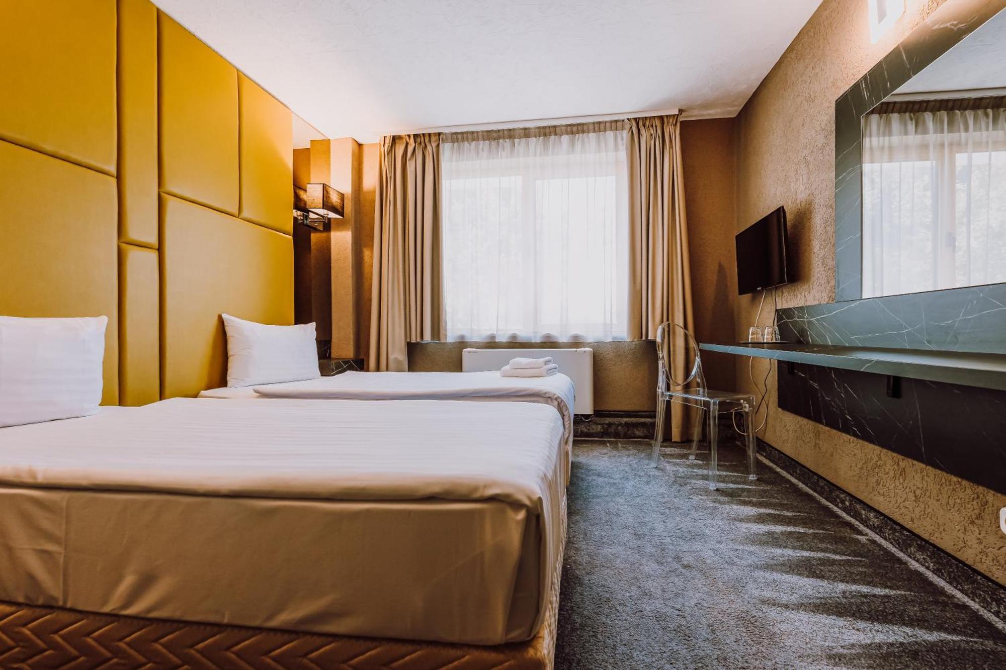 Hotel Ciao Târgu-Mureş Esterno foto