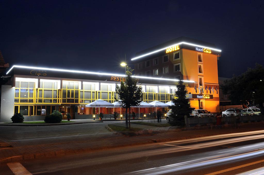 Hotel Ciao Târgu-Mureş Esterno foto