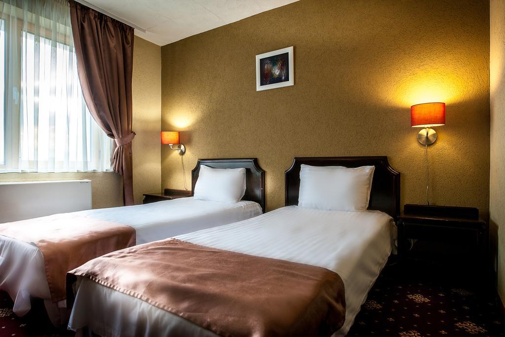 Hotel Ciao Târgu-Mureş Esterno foto