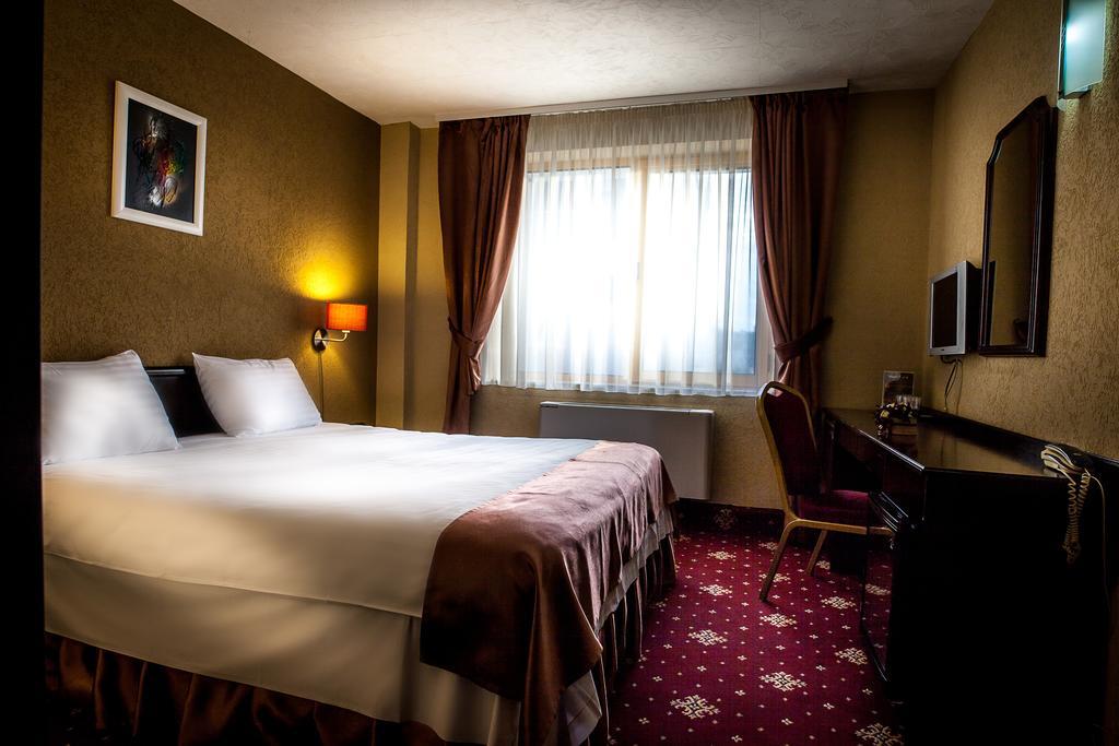 Hotel Ciao Târgu-Mureş Esterno foto