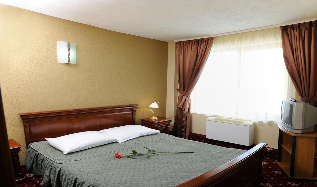 Hotel Ciao Târgu-Mureş Esterno foto